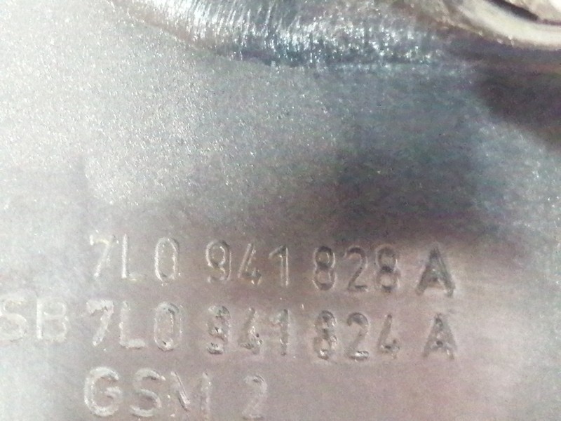 Recambio de caja reles / fusibles para volkswagen touareg (7la) tdi v10 referencia OEM IAM 7L0941828A  