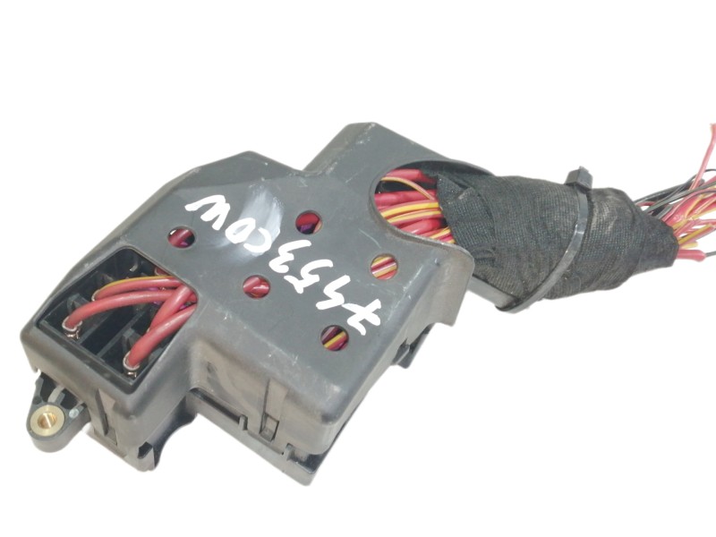 Recambio de caja reles / fusibles para volkswagen touareg (7la) tdi v10 referencia OEM IAM 7L0941828A  