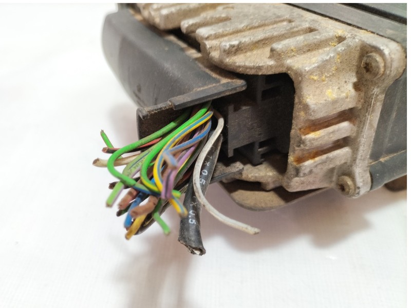 Recambio de centralita motor uce para volkswagen vento (1h2) 1.8 referencia OEM IAM 1H0907311H  