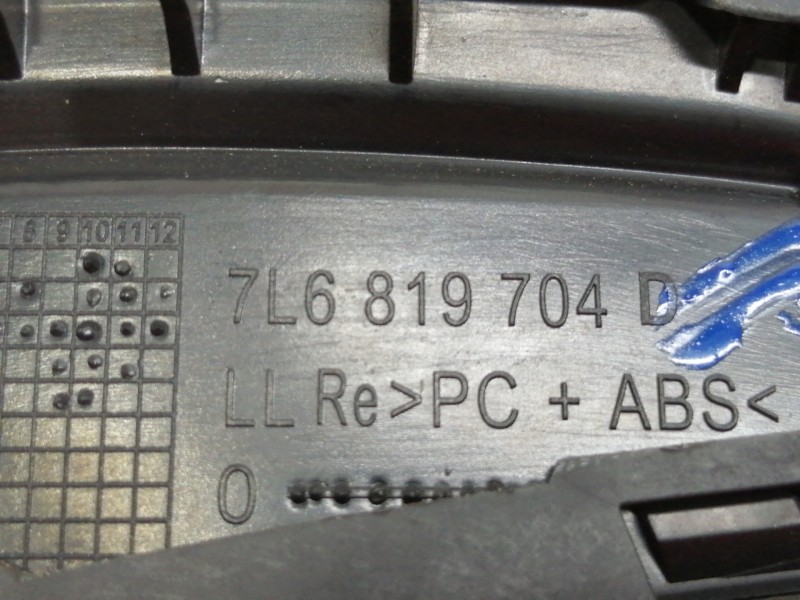 Recambio de rejilla aireadora para volkswagen touareg (7l6) v6 tdi referencia OEM IAM 7L6819704D  