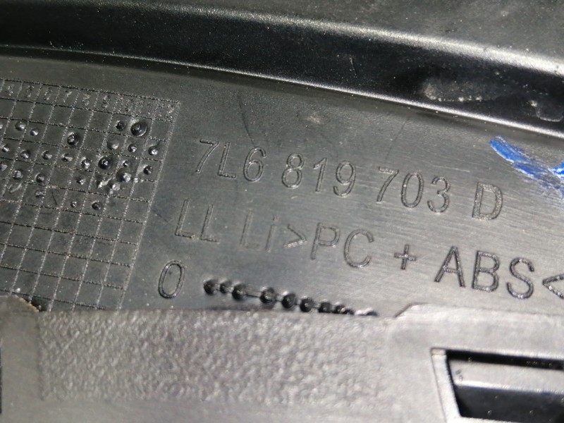 Recambio de rejilla aireadora para volkswagen touareg (7l6) v6 tdi referencia OEM IAM 7L6819703D  