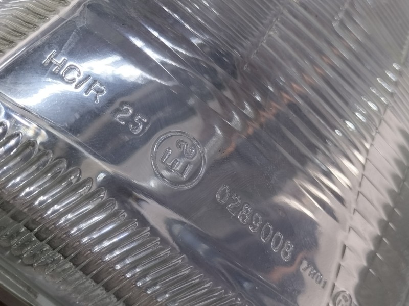 Recambio de faro derecho para renault clio i fase i+ii (b/c57) 1.2 ipanema referencia OEM IAM 084240  