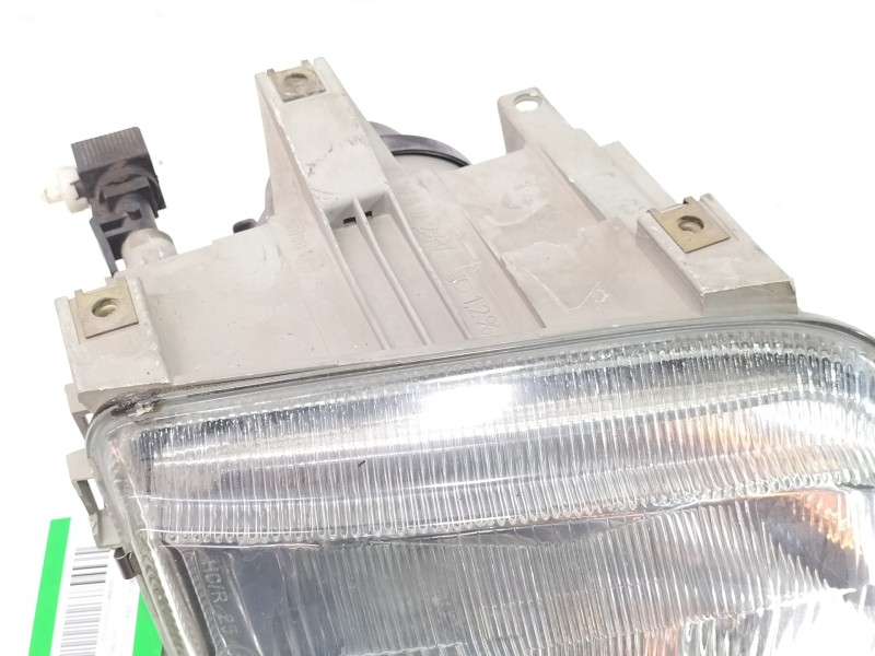 Recambio de faro derecho para renault clio i fase i+ii (b/c57) 1.2 ipanema referencia OEM IAM 084240  