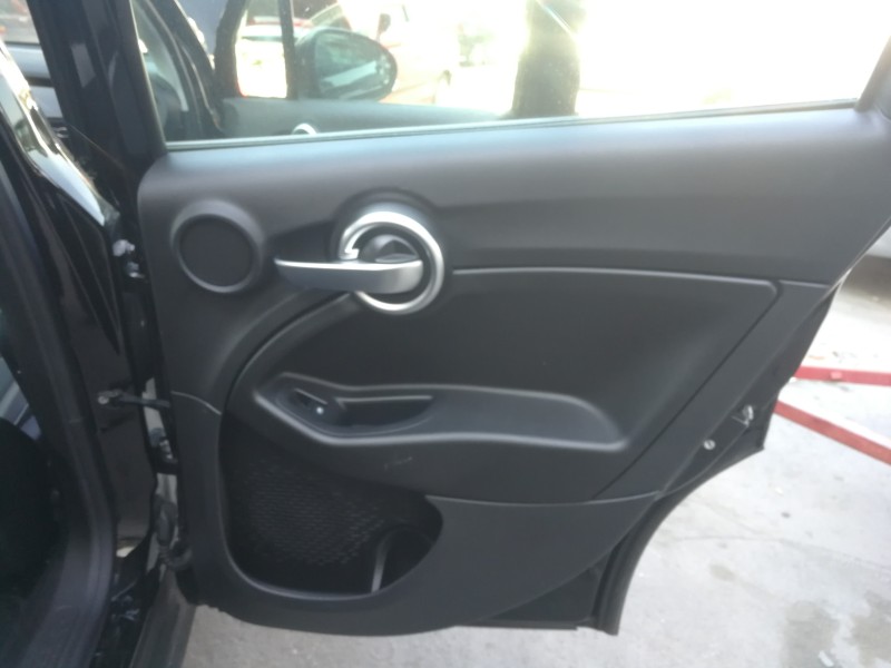 Recambio de guarnecido puerta trasera derecha para fiat 500 x (334) urban referencia OEM IAM 156119021  