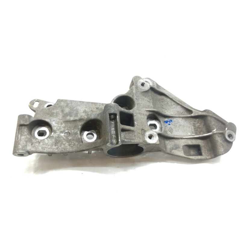 Recambio de soporte alternador para nissan tiida (c11x/sc11x) acenta referencia OEM IAM 8200425034  