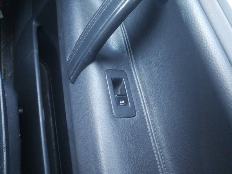 Recambio de mando elevalunas delantero derecho para volkswagen touareg (7l6) v6 tdi referencia OEM IAM 7L6959851A  