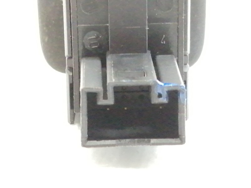 Recambio de mando elevalunas delantero derecho para volkswagen touareg (7l6) v6 tdi referencia OEM IAM 7L6959851A  