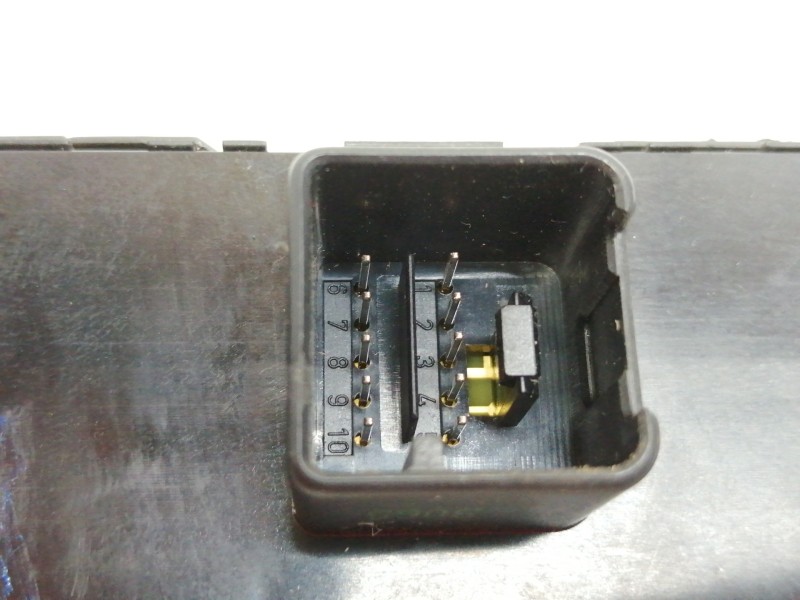 Recambio de mando elevalunas delantero izquierdo para volkswagen touareg (7l6) v6 tdi referencia OEM IAM 7L6959857C  