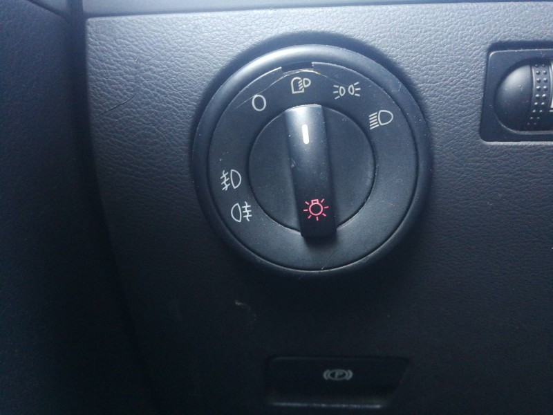 Recambio de mando luces para volkswagen touareg (7l6) v6 tdi referencia OEM IAM 7L685890  