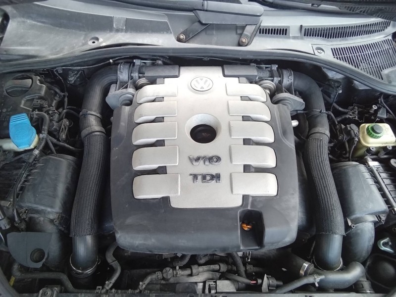 Recambio de tapa motor para volkswagen touareg (7la) tdi v10 referencia OEM IAM 07Z103935F  