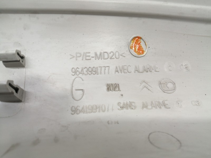 Recambio de moldura para citroën c3 pluriel 1.4 referencia OEM IAM 9643991777 96419970 