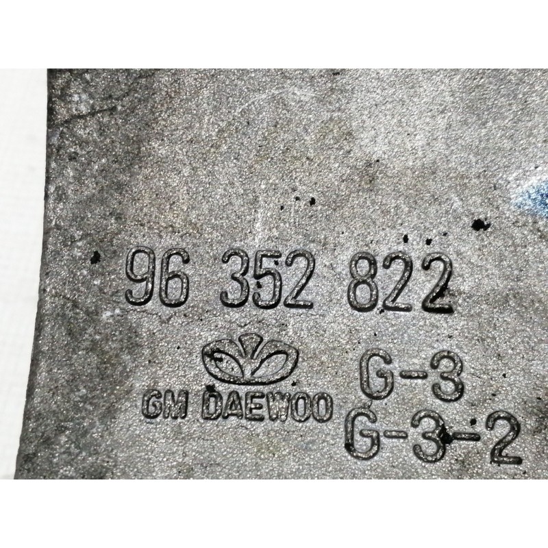 Recambio de soporte alternador para chevrolet nubira berlina se referencia OEM IAM 96362822  