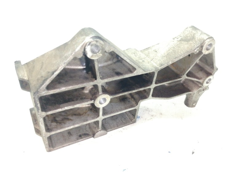 Recambio de soporte alternador para chevrolet nubira berlina se referencia OEM IAM 96362822  