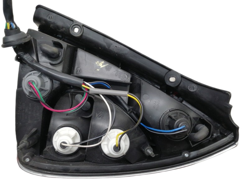 Recambio de piloto trasero izquierdo para daewoo nubira wagon sx referencia OEM IAM 0311000907 0311000907 NUEVO 7 PINES