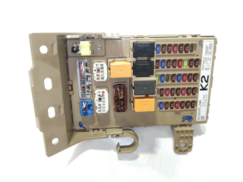 Recambio de caja reles / fusibles para subaru xv (g5) executive plus referencia OEM IAM 82201FL240  