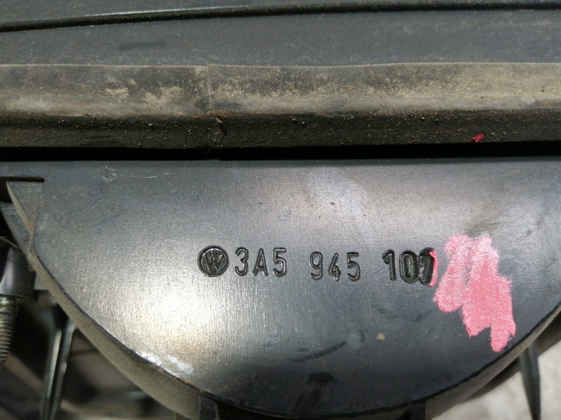 Recambio de piloto trasero izquierdo para volkswagen passat berlina (3a2) gl referencia OEM IAM 3A5945107  