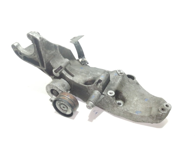 Recambio de soporte alternador para opel vivaro life referencia OEM IAM 8200183234  