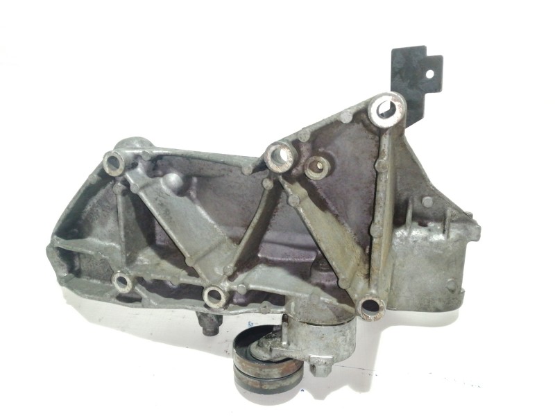 Recambio de soporte alternador para opel vivaro life referencia OEM IAM 8200183234  