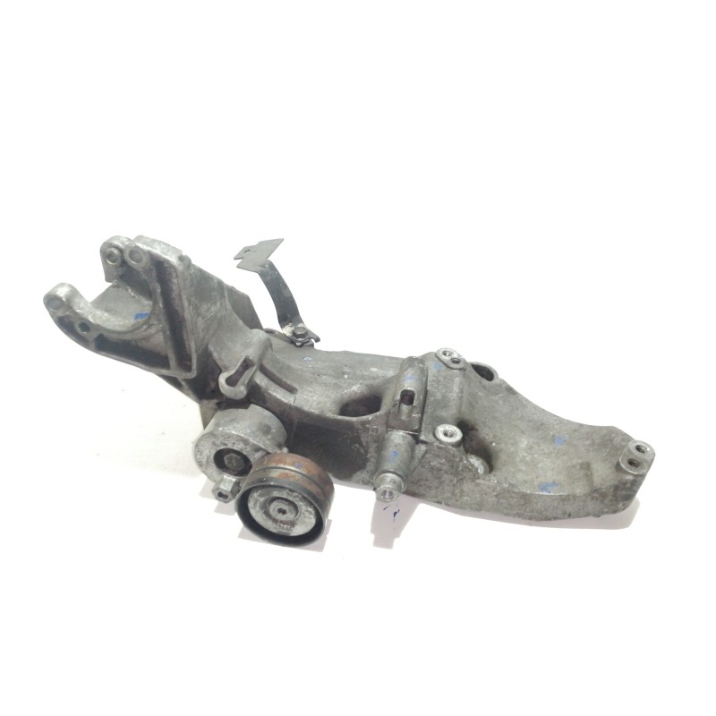 Recambio de soporte alternador para opel vivaro life referencia OEM IAM 8200183234  