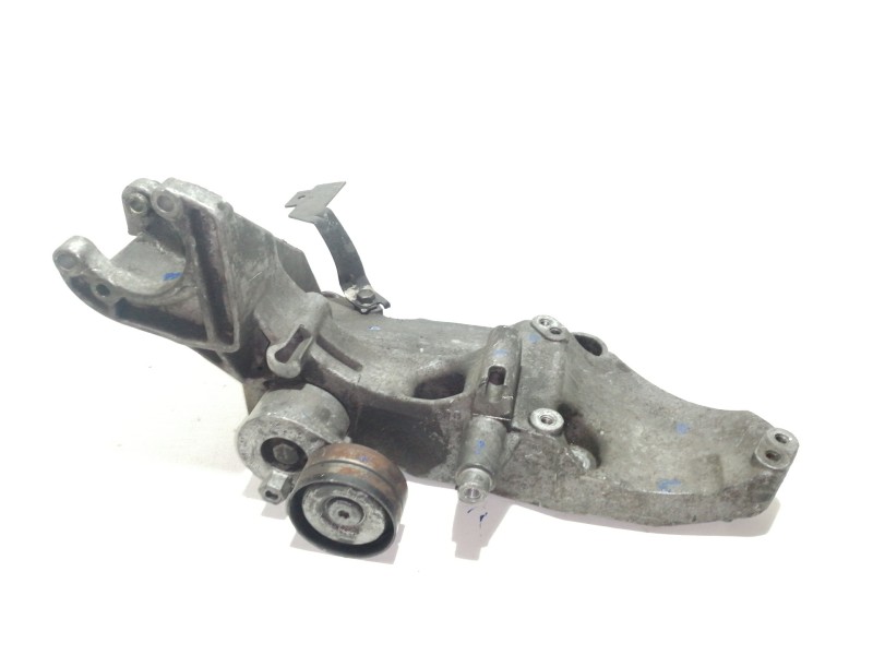 Recambio de soporte alternador para opel vivaro life referencia OEM IAM 8200183234  