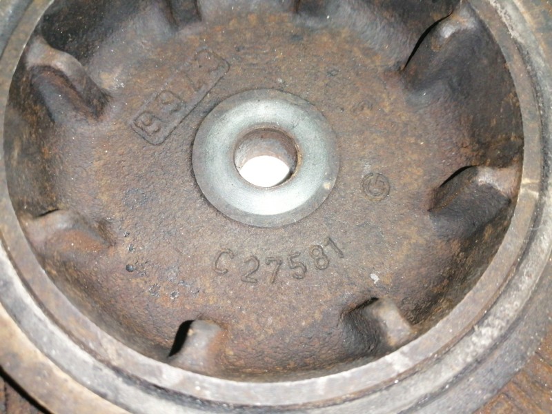 Recambio de polea cigueñal para opel vivaro life referencia OEM IAM C27581  