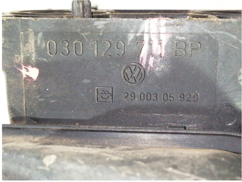 Recambio de colector admision para volkswagen polo berlina (6n2) 1.4 referencia OEM IAM 030129711BP  