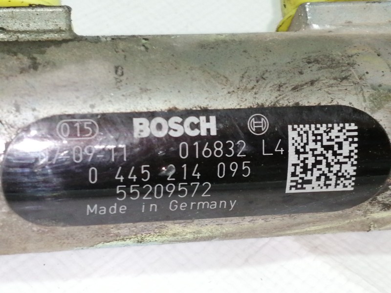 Recambio de rampa inyectora para opel zafira b cosmo referencia OEM IAM 0445214095  