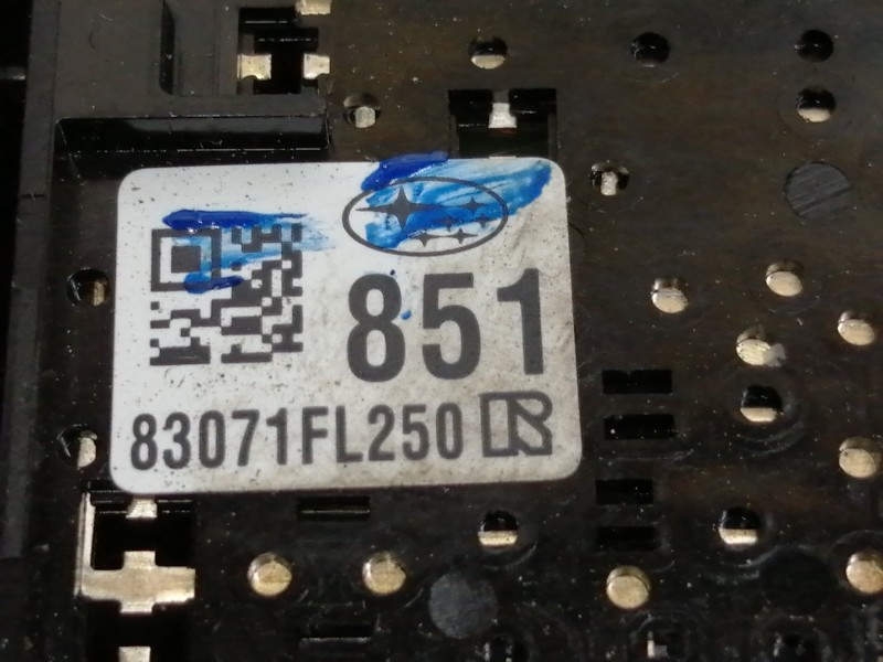 Recambio de mando elevalunas delantero derecho para subaru xv (g5) executive plus referencia OEM IAM 83071FL250  