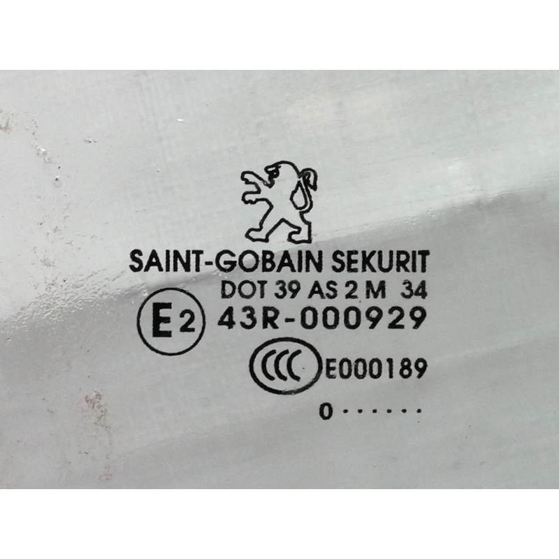 Recambio de luna delantera derecha para peugeot 5008 premium referencia OEM IAM   