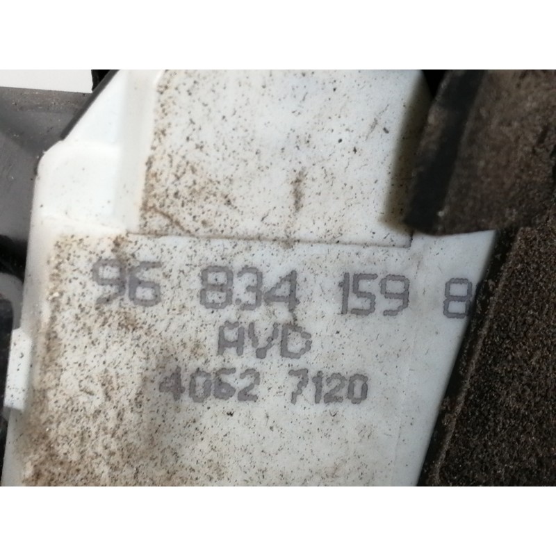 Recambio de cerradura puerta delantera derecha para citroën c4 berlina collection referencia OEM IAM 9683415980 40627120 