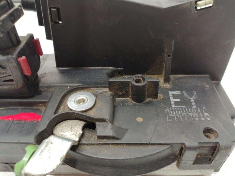 Recambio de cerradura puerta delantera derecha para opel zafira a club referencia OEM IAM 24444016  