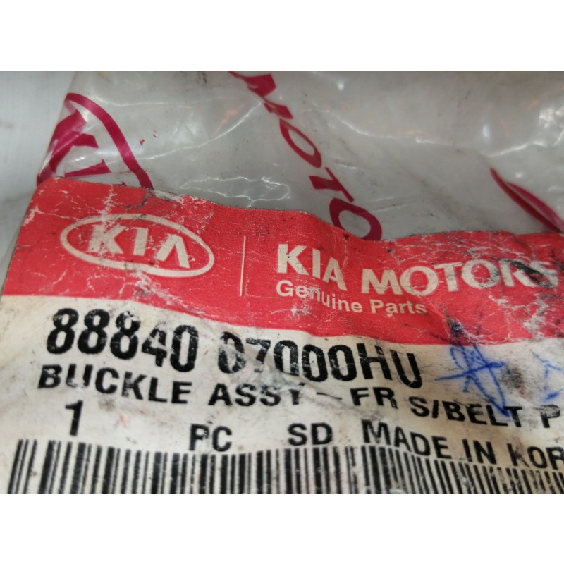 Recambio de enganche cinturon delantero derecho para kia picanto 1.1 crdi active referencia OEM IAM 8884007000HU  