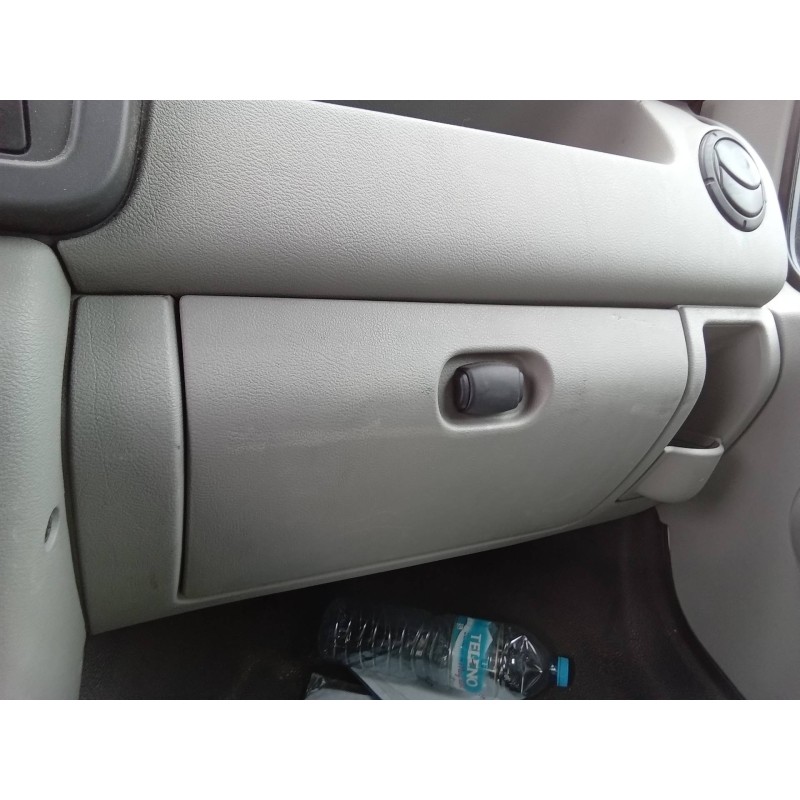 Recambio de guantera para renault master ii phase 2 caja cerrada l1h1 caja cerrada 3.3 to referencia OEM IAM 8200189021  