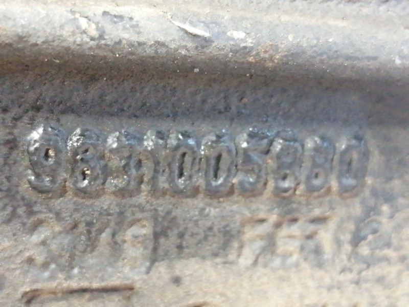 Recambio de soporte alternador para citroën xsara berlina 1.6i 16v exclusive referencia OEM IAM 9631005880  