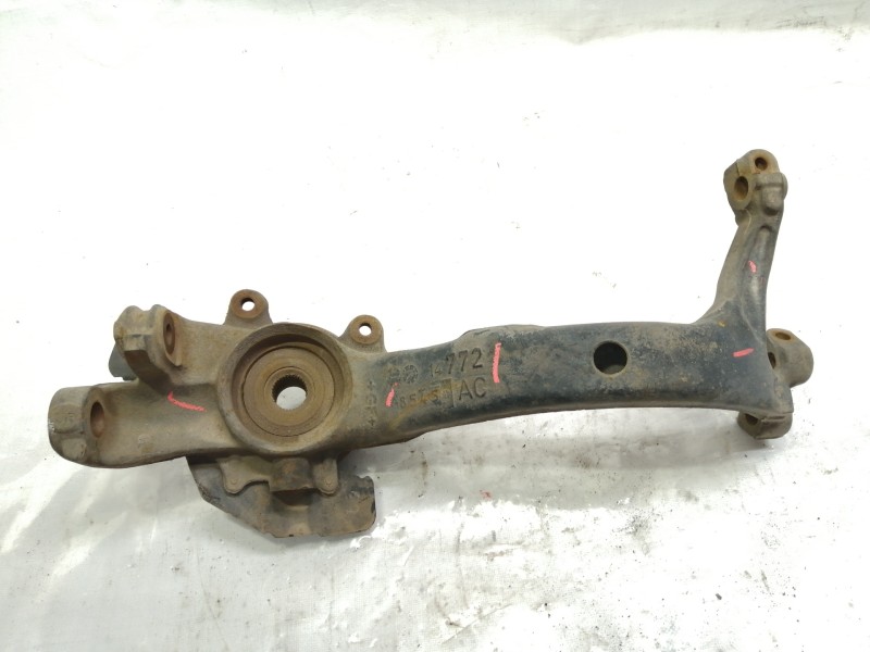 Recambio de mangueta delantera izquierda para volkswagen passat berlina (3b2) 1.9 tdi referencia OEM IAM 8D0407257  