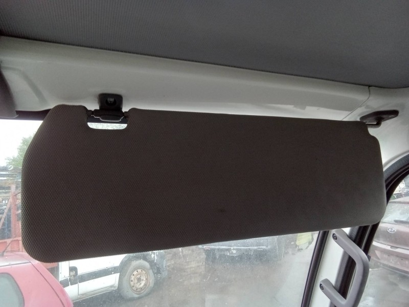 Recambio de parasol derecho para nissan cabstar 01.04  cabina simple cabina individual referencia OEM IAM   