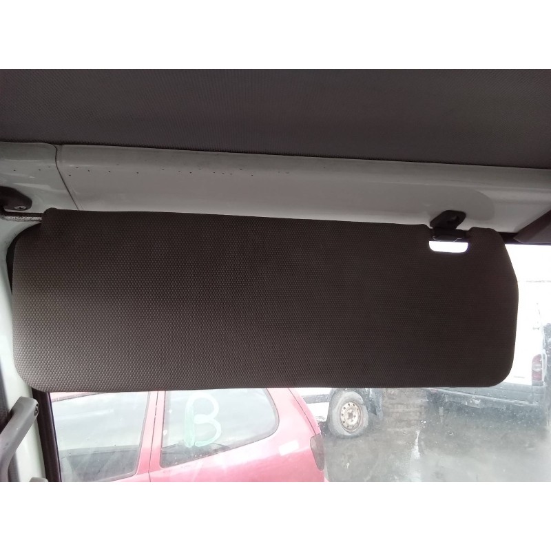 Recambio de parasol izquierdo para nissan cabstar 01.04  cabina simple cabina individual referencia OEM IAM   
