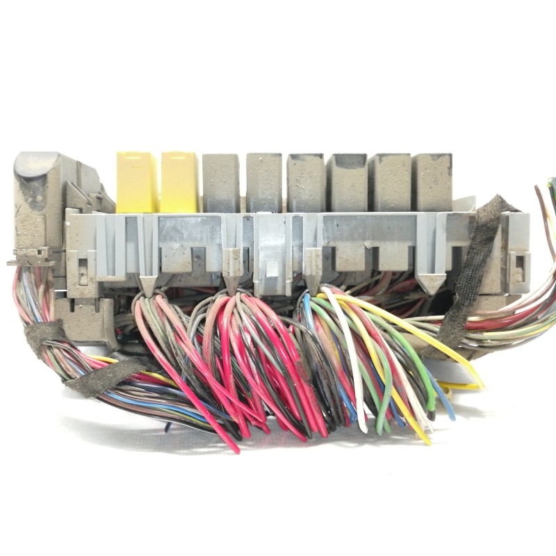 Recambio de caja reles / fusibles para opel zafira a club referencia OEM IAM 24412497  