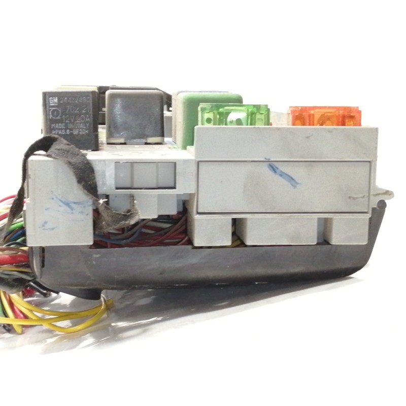 Recambio de caja reles / fusibles para opel zafira a club referencia OEM IAM 24412497  