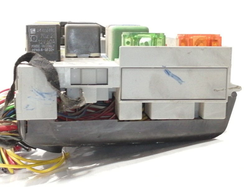 Recambio de caja reles / fusibles para opel zafira a club referencia OEM IAM 24412497  