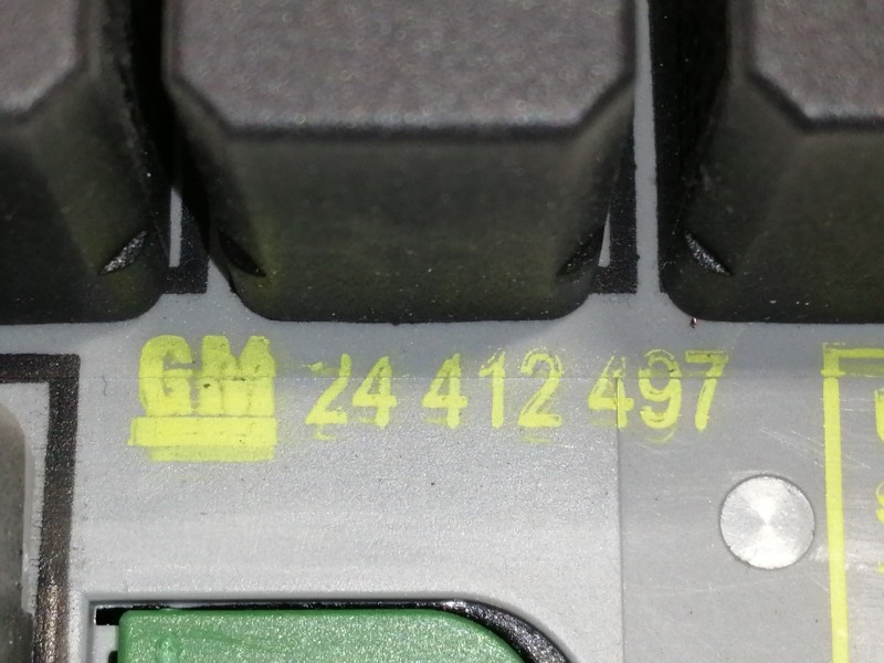 Recambio de caja reles / fusibles para opel zafira a club referencia OEM IAM 24412497  