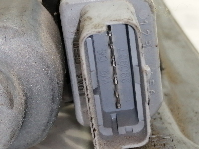 Recambio de elevalunas delantero derecho para peugeot 207 1.6 16v hdi referencia OEM IAM 9681181180S  