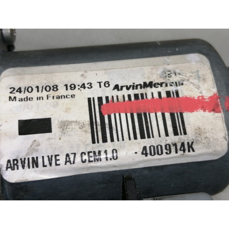 Recambio de elevalunas delantero derecho para peugeot 207 1.6 16v hdi referencia OEM IAM 9681181180S  