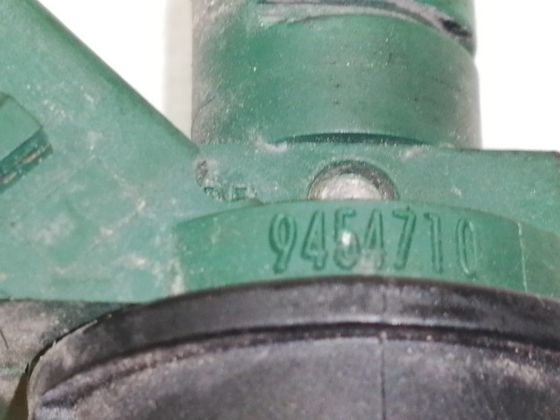 Recambio de inyector para volvo s40 berlina 1.8 16v referencia OEM IAM 9454710  