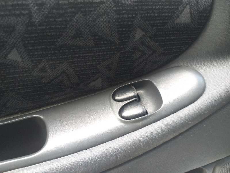 Recambio de mando elevalunas delantero izquierdo para daewoo lanos sx referencia OEM IAM 612W10010 96279332 
