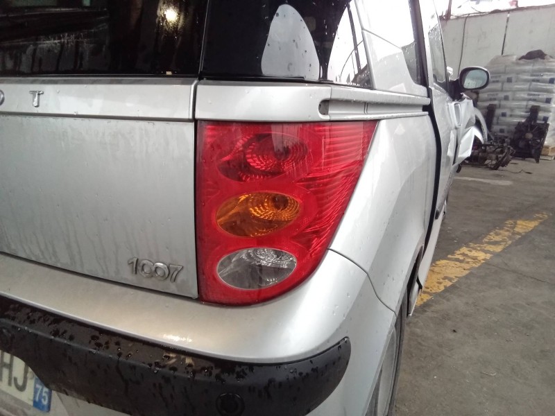 Recambio de piloto trasero derecho para peugeot 1007 urban referencia OEM IAM 9646116880 89031533 