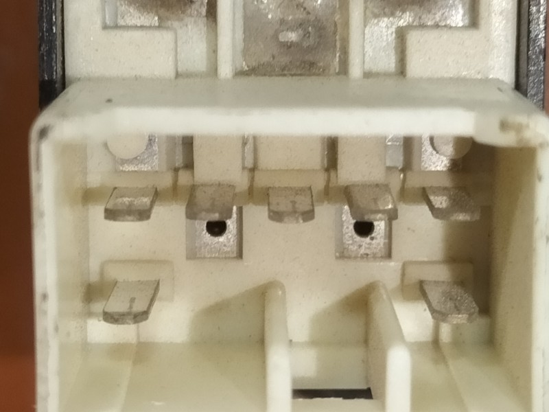 Recambio de mando elevalunas delantero derecho para hyundai sonata (y4) 2.0 cat referencia OEM IAM 621W03620  