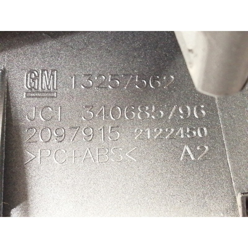 Recambio de guarnecidos palanca cambio para opel astra j lim. excellence referencia OEM IAM 13257562 340685796 2097915 2122450 