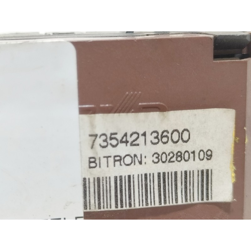 Recambio de warning para peugeot boxer caja cerr.techo sobreelev.(bat.4035)(335/440)(2007 => hdi (335) referencia OEM IAM 735421