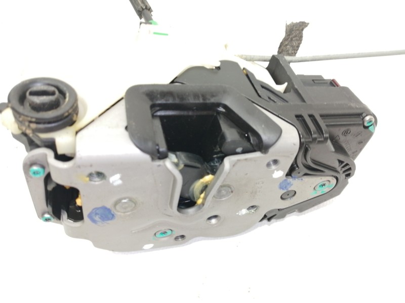 Recambio de cerradura puerta trasera derecha para chevrolet cruze lt referencia OEM IAM 13503178  